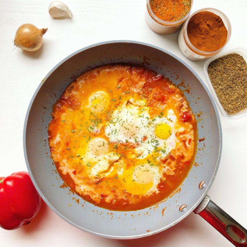 shakshuka eieren om te dippen