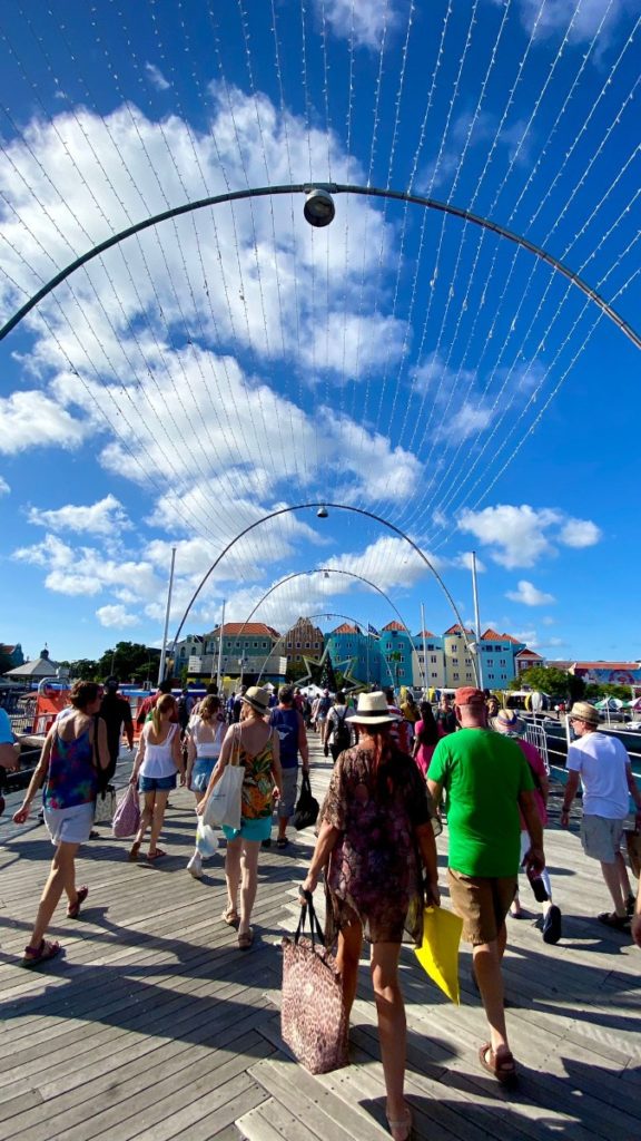 pondjesbrug willemstad Bijzondere plekjes Curaçao