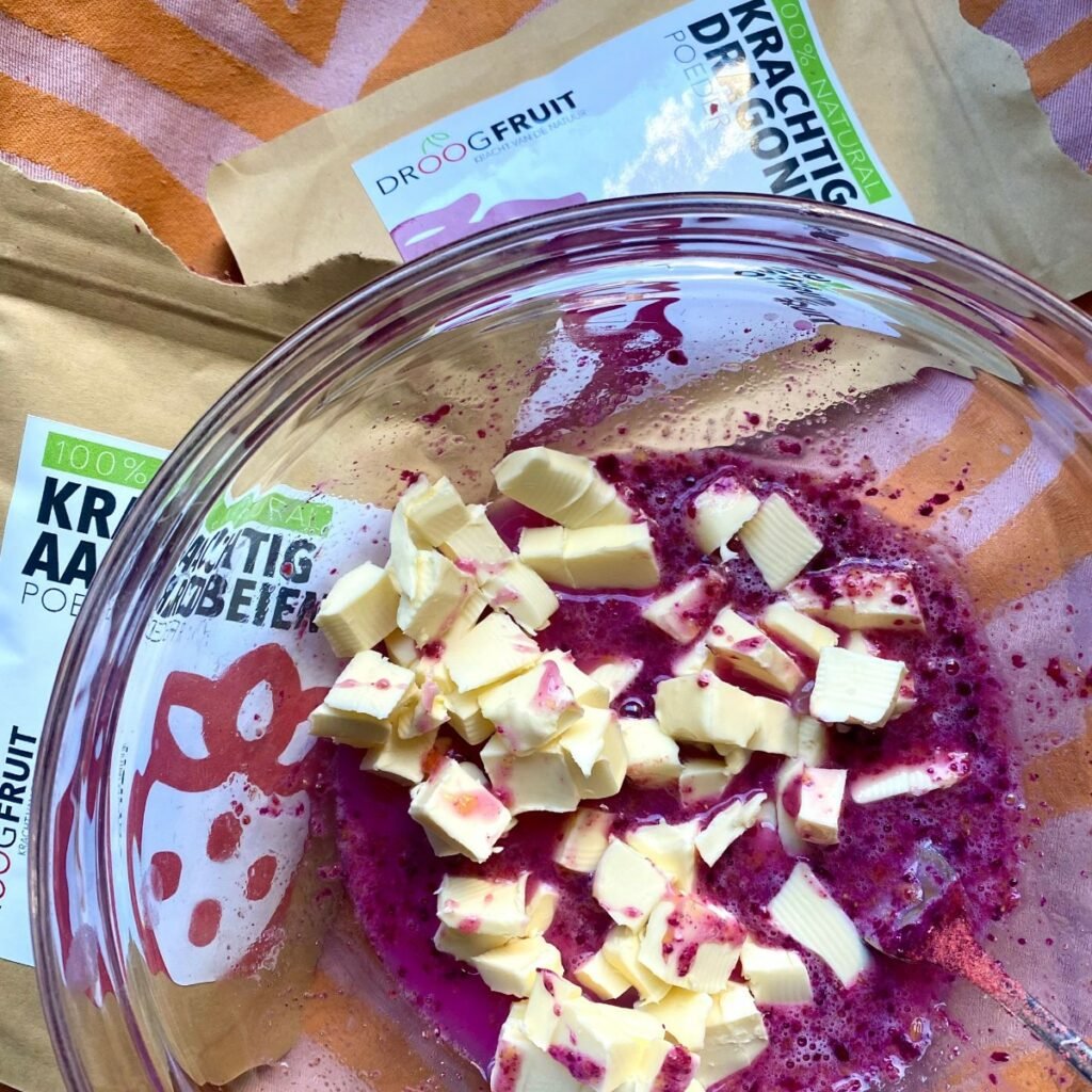 Makkelijk recept wafels aardbei dragonfruit fruitpoeder gedroogd fruit recept simpel snel eenvoudig lekker valentijn framboos