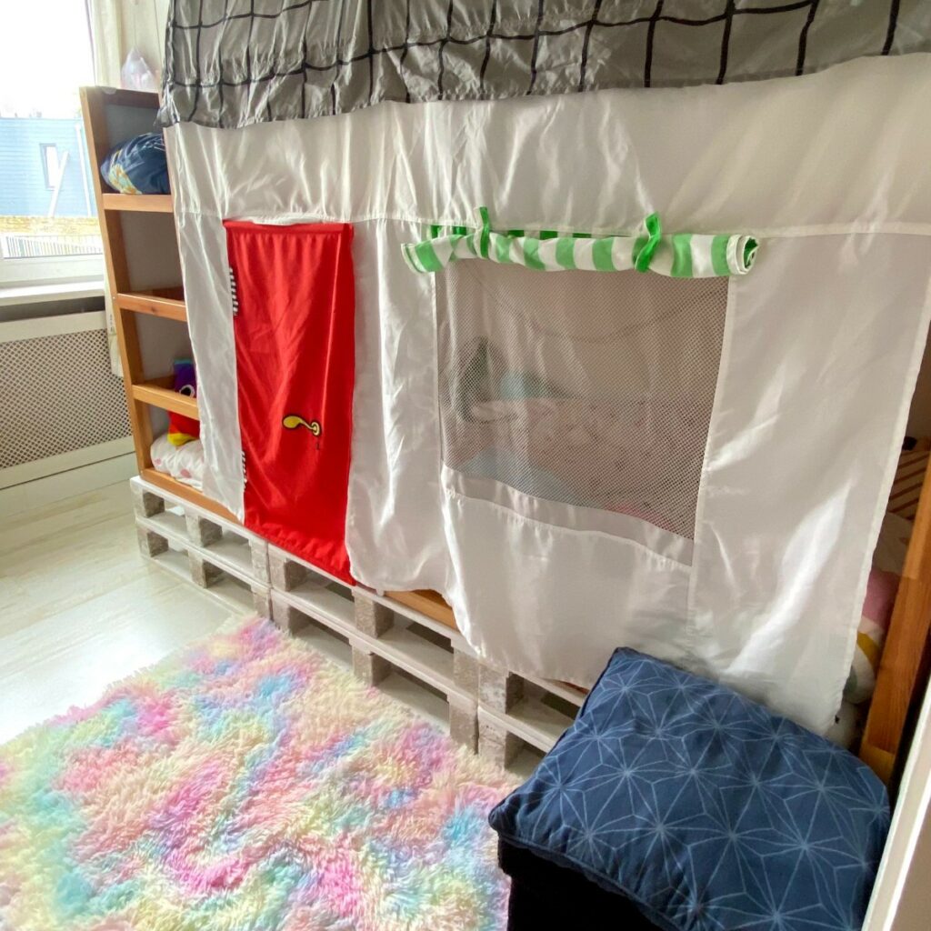 kura bed ikea hack ophogen verhogen pallets kinderen slaapkamer klein tip oppimpen kleine slaapkamer samen slapen twee persoonsbed simpel budget