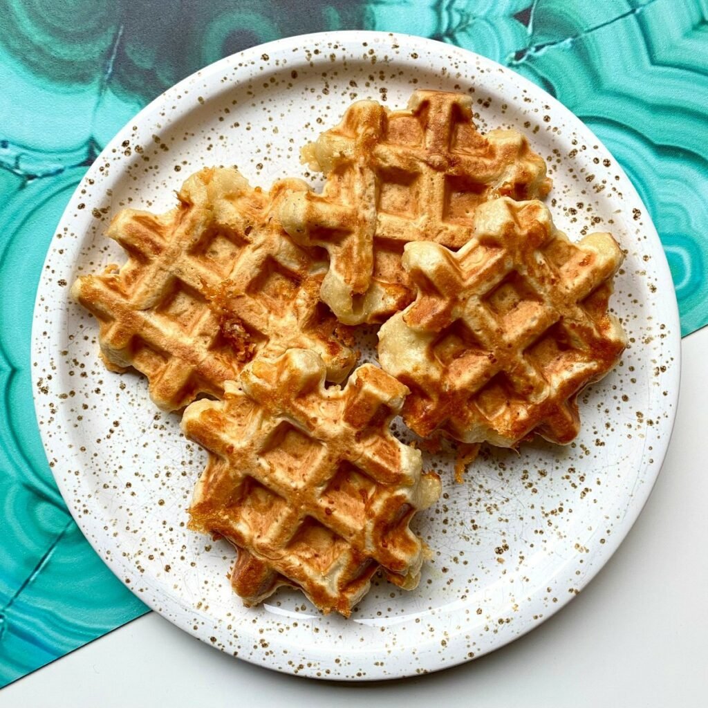 simpel recept kaaswafels hartig eenvoudig snel wafelijzer ei bloem kaas lekker