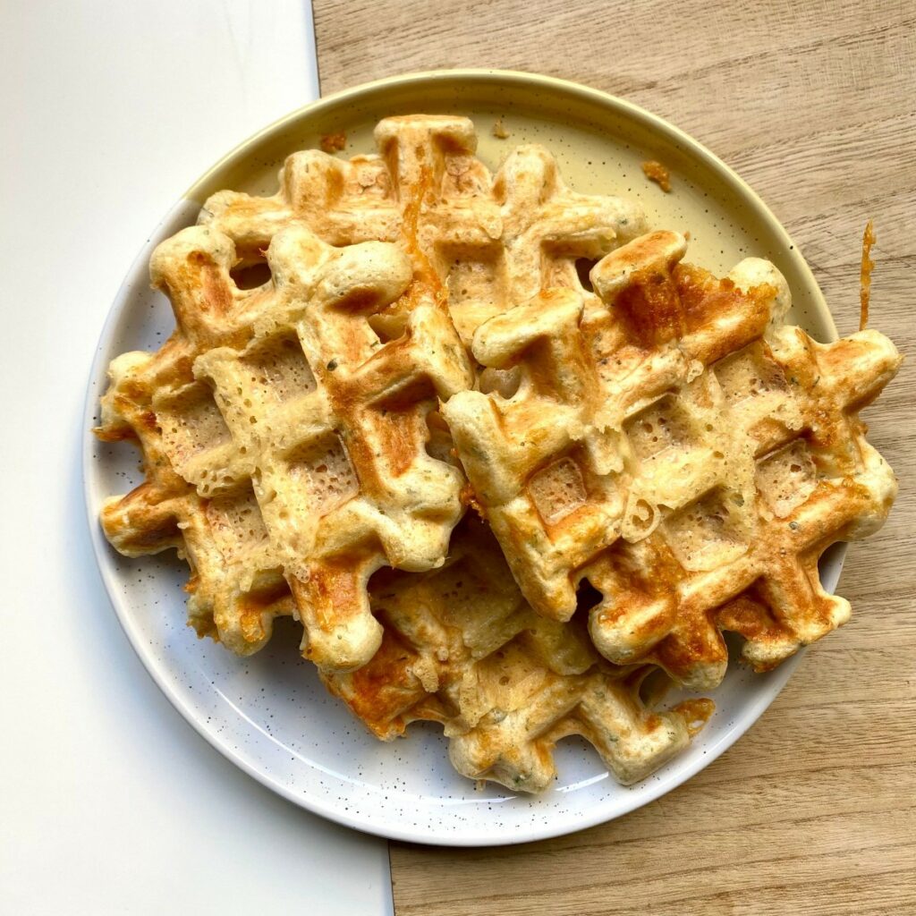 simpel recept kaaswafels variatie kruiden bakken ei melk kaas wafelijzer lekker snel eenvoudig recept