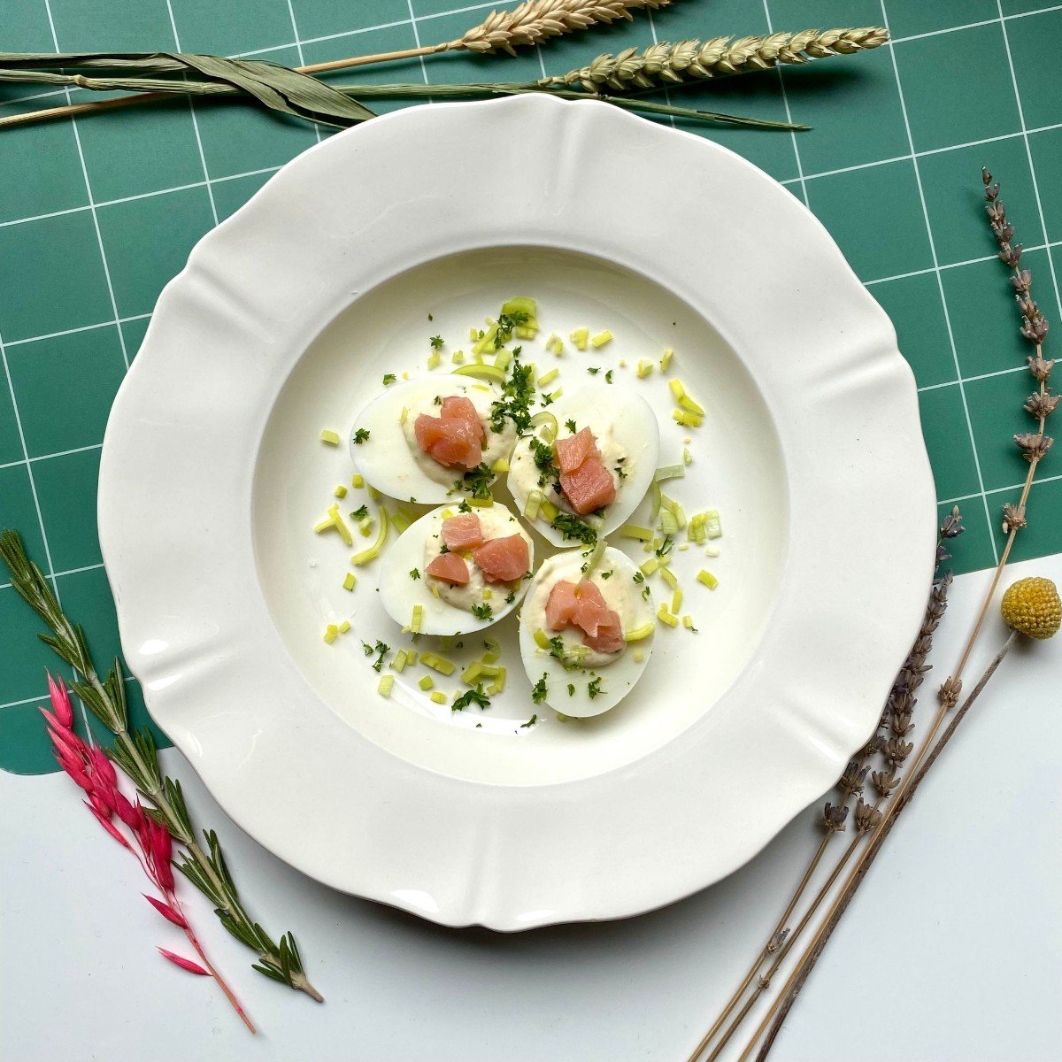 gevulde eieren met asperges zalm ei asperge recept snel simpel seizoensgroente eenvoudig lekker bord hapjes